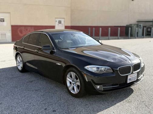 2011 BMW 528 528i