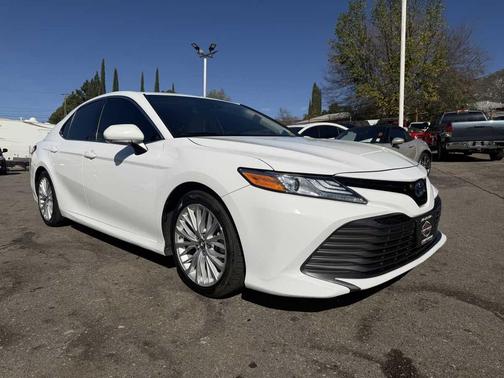 2019 Toyota Camry Hybrid XLE