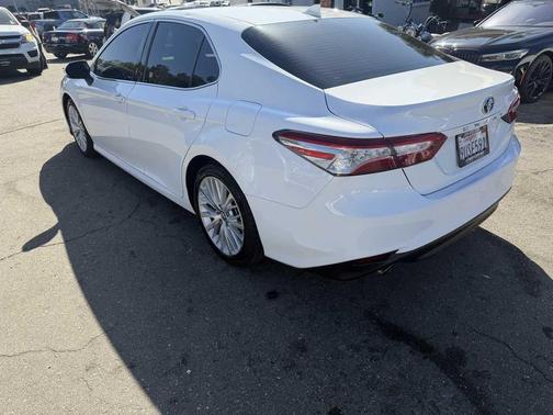 2019 Toyota Camry Hybrid XLE