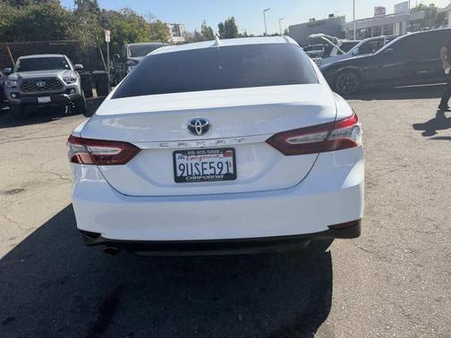 2019 Toyota Camry Hybrid XLE