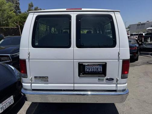 2011 Ford E350 Super Duty XLT