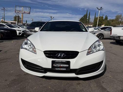 2011 Hyundai Genesis Coupe 2.0T Premium