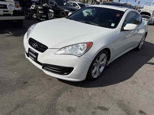 2011 Hyundai Genesis Coupe 2.0T Premium