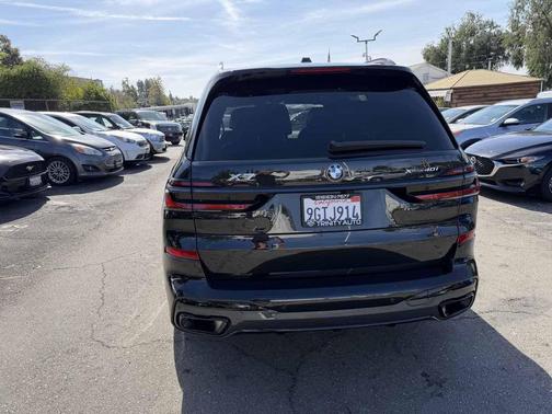Black Sapphire Metallic 2024 BMW X7 xDrive40i