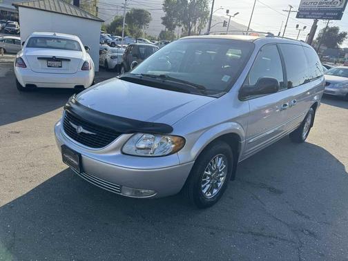 2001 Chrysler Town & Country Limited