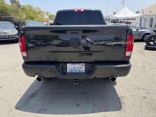 Brilliant Black Crystal Pearlcoat 2016 RAM 1500 Tradesman/Express