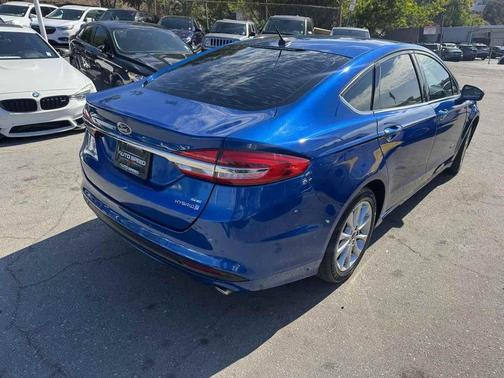 2017 Ford Fusion Hybrid SE