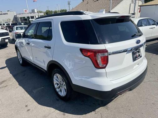 2017 Ford Explorer Base