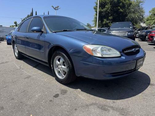 2002 Ford Taurus SE
