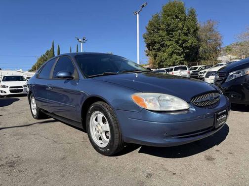 2002 Ford Taurus SE