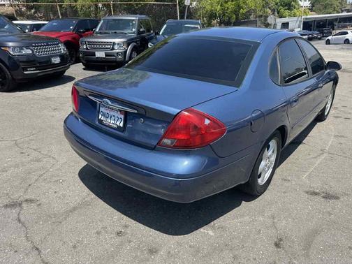 2002 Ford Taurus SE