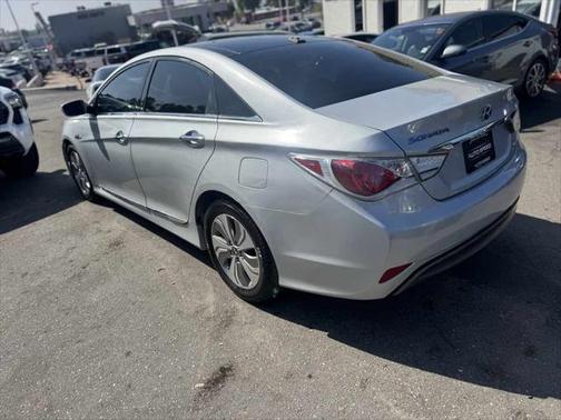 2015 Hyundai SONATA Hybrid Limited