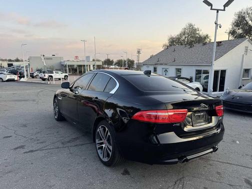 2017 Jaguar XE 35t Premium