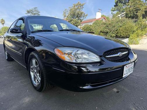 2002 Ford Taurus SE
