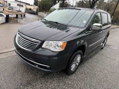 2011 Chrysler Town & Country Limited