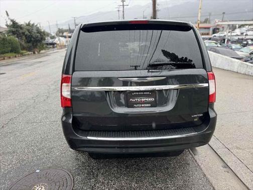 2011 Chrysler Town & Country Limited