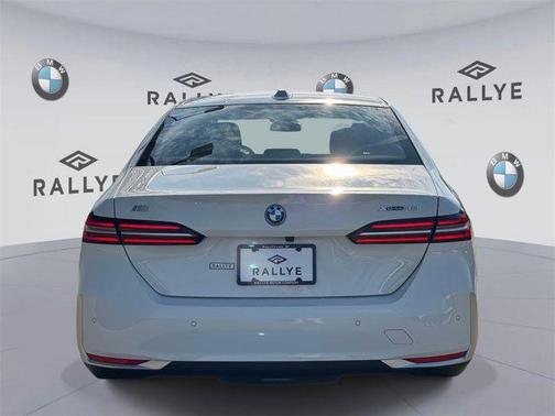 2025 BMW i5 xDrive40