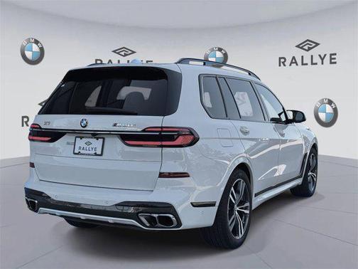 2025 BMW X7 M60i