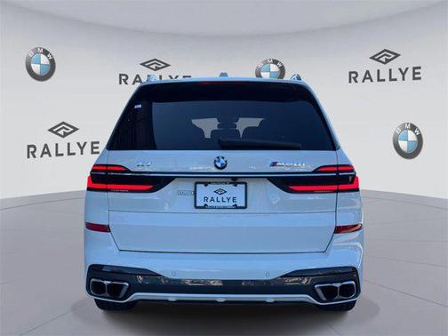 2025 BMW X7 M60i