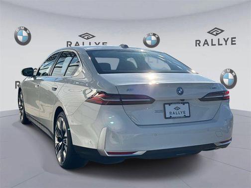 2025 BMW i5 xDrive40