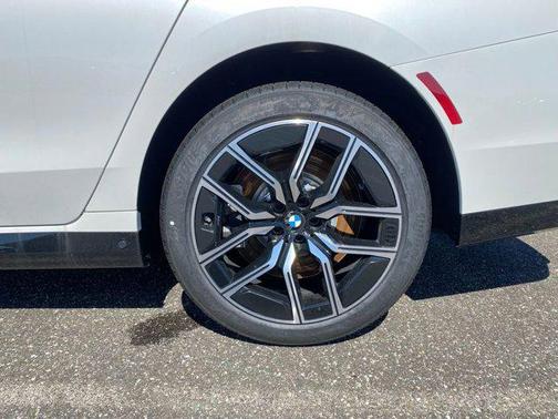 2024 BMW 760 xDrive