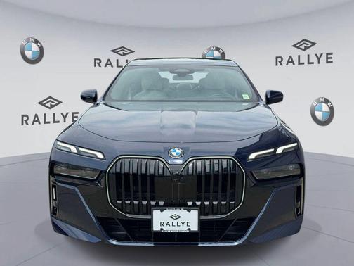 Tanzanite Blue II Metallic 2025 BMW 760 xDrive