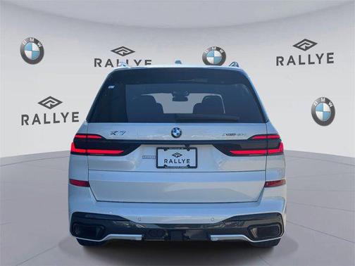 2025 BMW X7 xDrive40i
