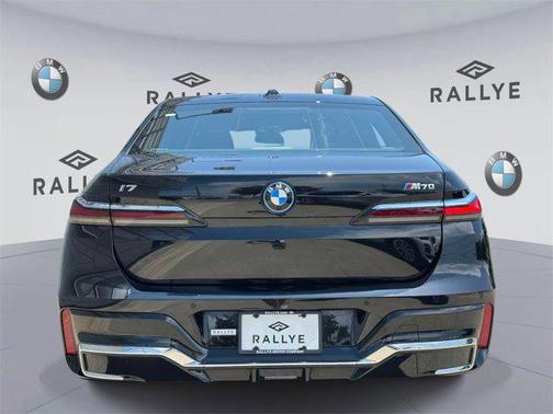 2024 BMW i7 M70