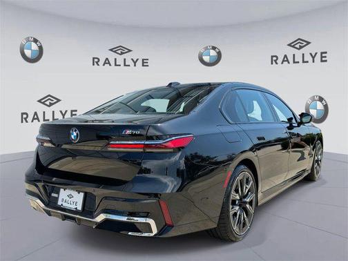 2024 BMW i7 M70