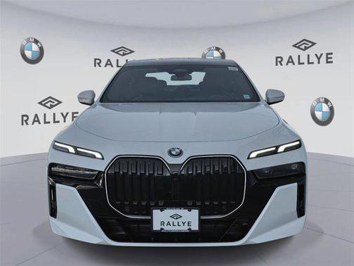 2025 BMW 750e i xDrive