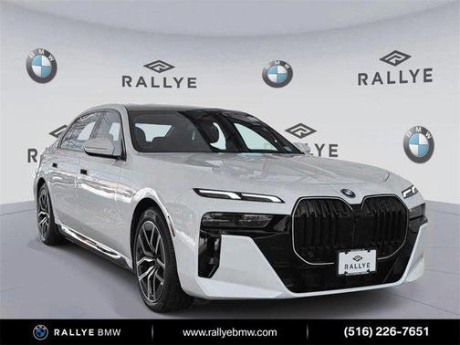 2025 BMW 750e i xDrive