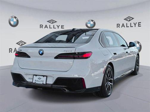 2025 BMW 750e i xDrive