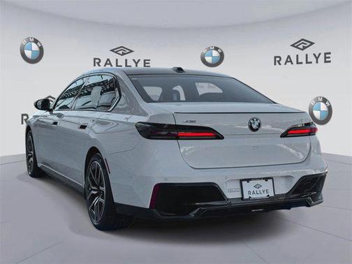 2025 BMW 750e i xDrive