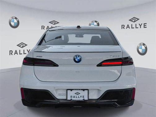 2025 BMW 750e i xDrive