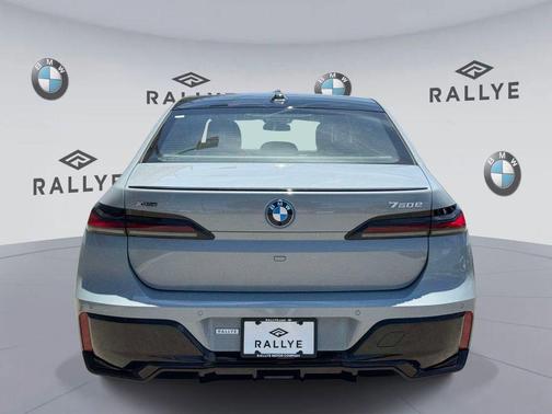 Brooklyn Grey Metallic 2025 BMW 750e i xDrive