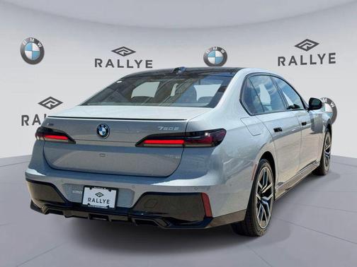 Brooklyn Grey Metallic 2025 BMW 750e i xDrive