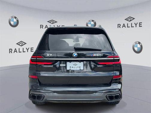 2023 BMW X7 M60i