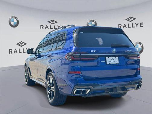 2023 BMW X7 M60i
