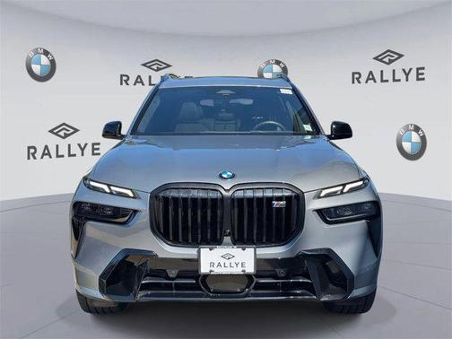 2025 BMW X7 M60i