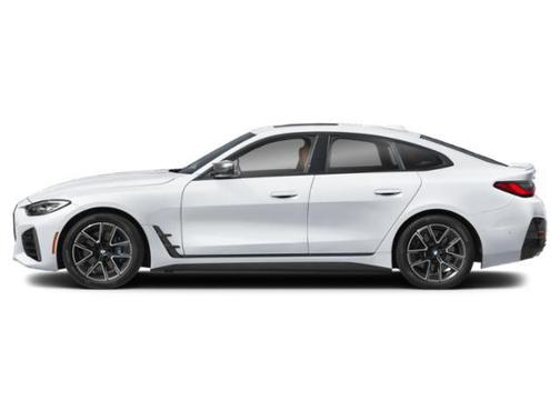 Mineral White Metallic 2024 BMW M440 i xDrive