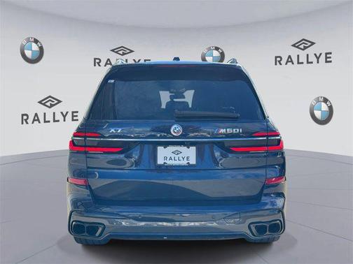 2023 BMW X7 M60i
