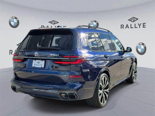 2023 BMW X7 M60i
