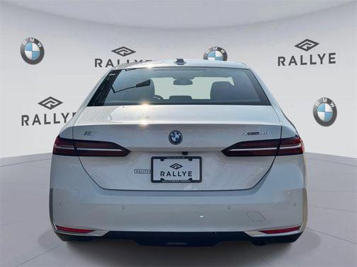 2025 BMW i5 xDrive40