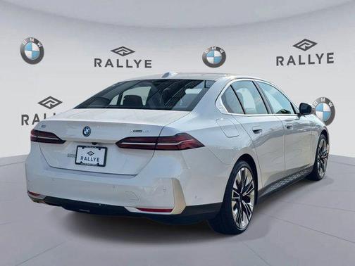 2025 BMW i5 xDrive40