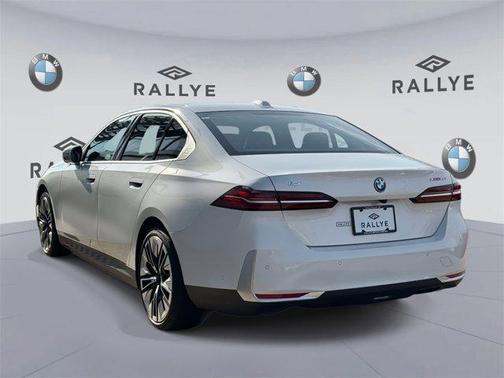 2025 BMW i5 xDrive40