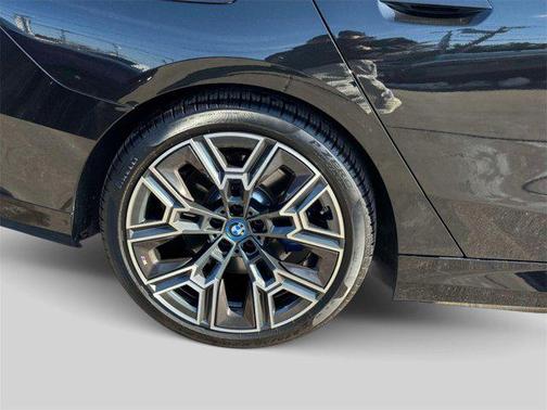 2025 BMW i5 xDrive40