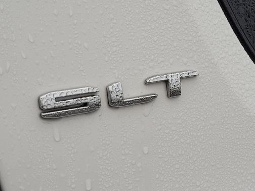 2023 GMC Acadia FWD SLT