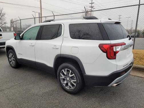 2023 GMC Acadia FWD SLT