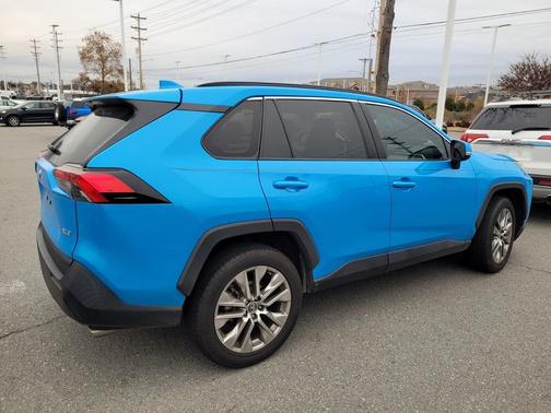 2019 Toyota RAV4 XLE Premium