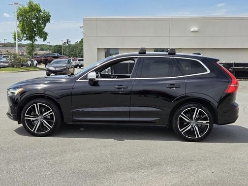 Onyx Black Metallic 2019 Volvo XC60 T6 R-Design